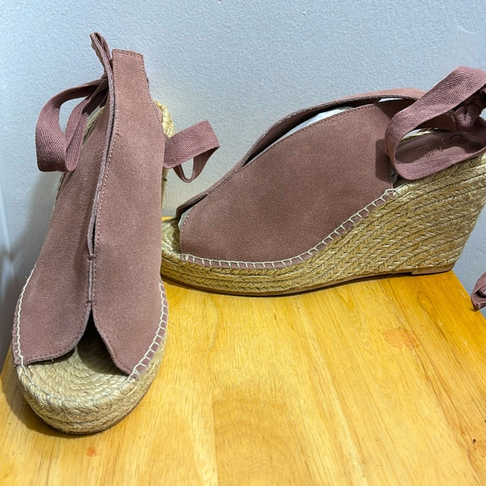 Peep toe wedges - pink/lavender suede